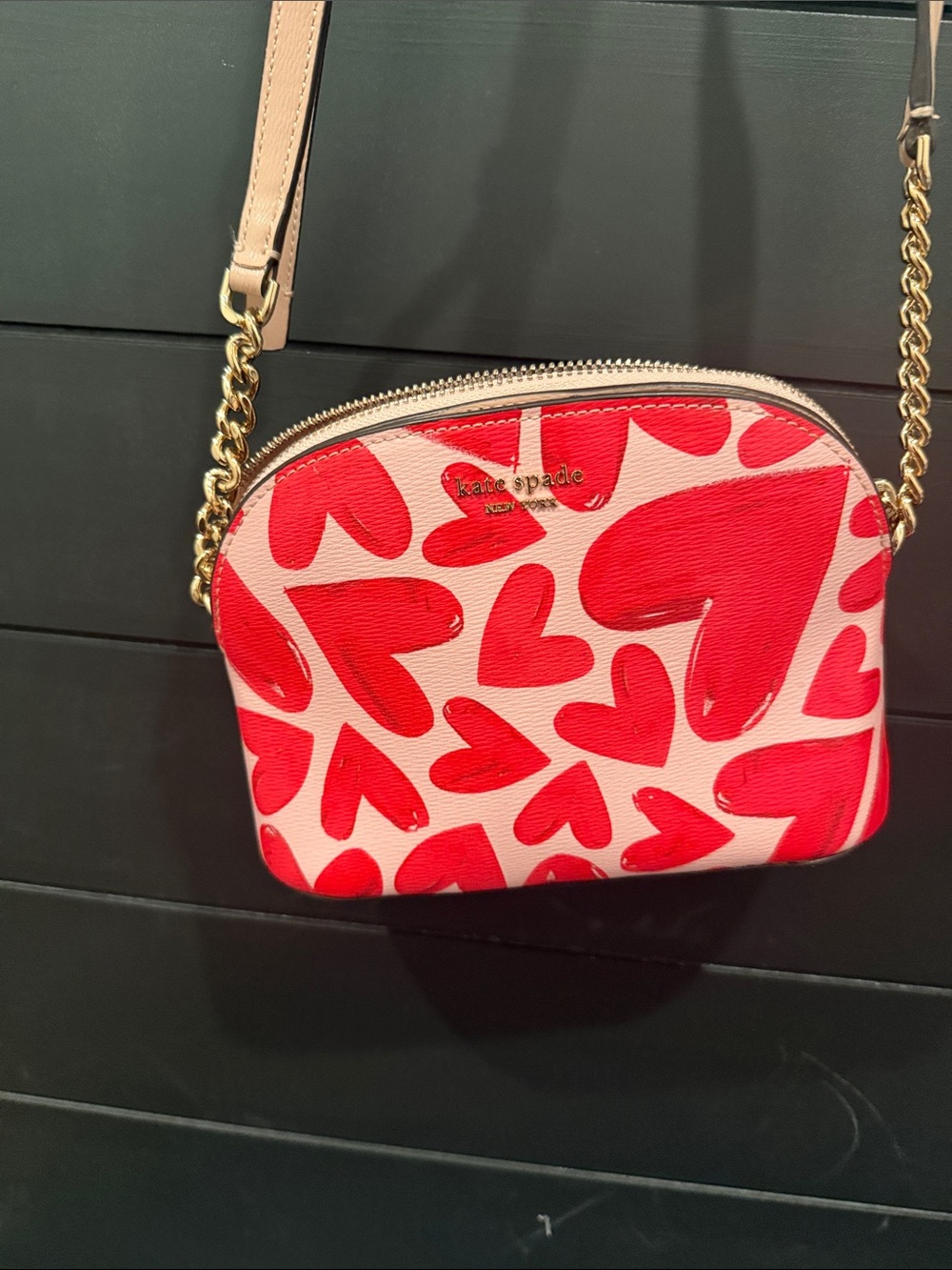 NWOT kate spade Red Heart Print Crossbody with Gold Chain Detail